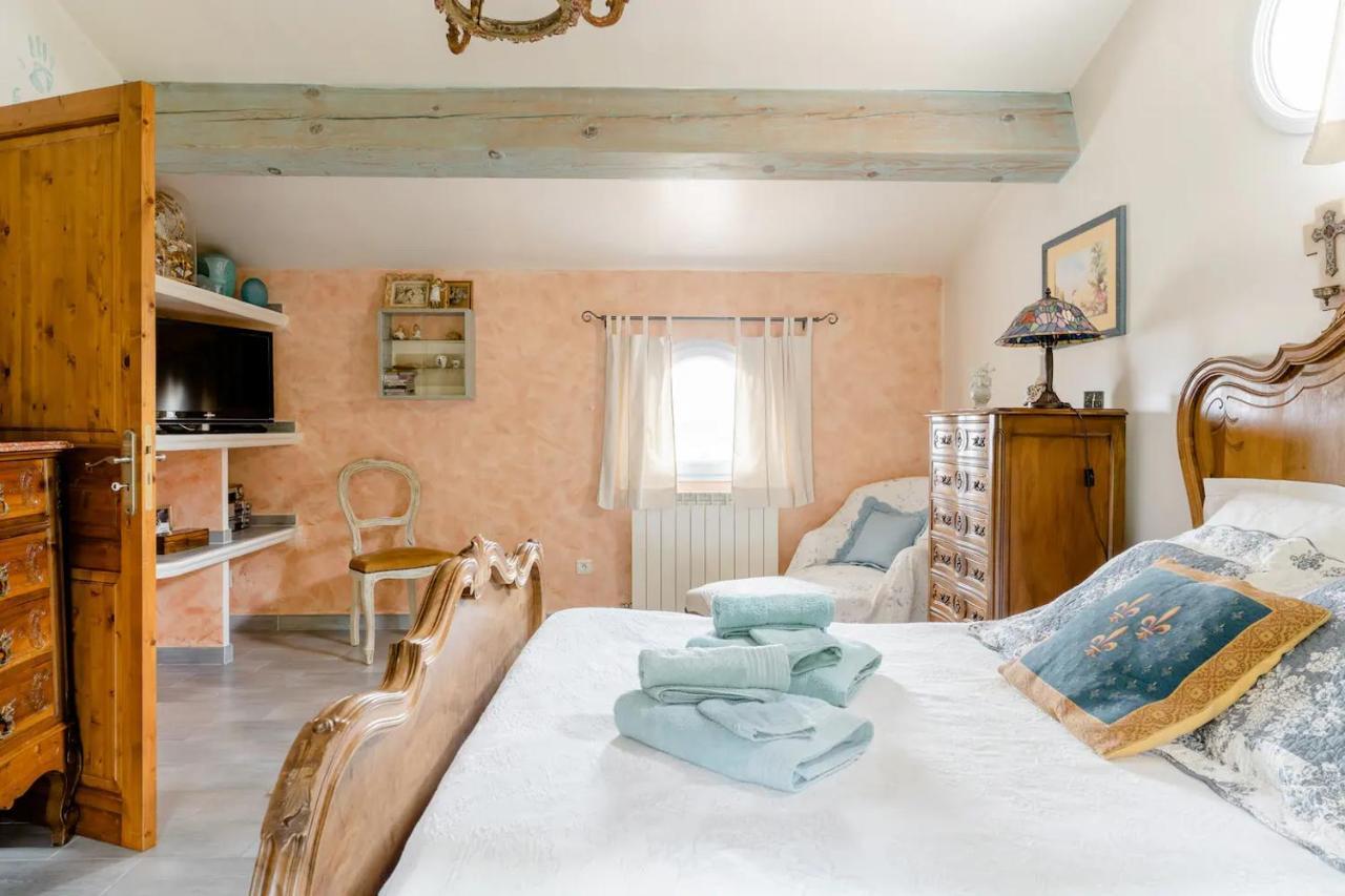 Agreable Chambre D'Hotes Avec Piscine Bed & Breakfast Le Beausset Ngoại thất bức ảnh